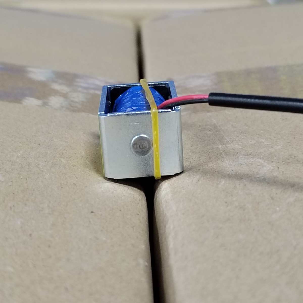 广东热销大行程保持力均衡微型KS0626自保持电磁铁漏电开关电磁铁