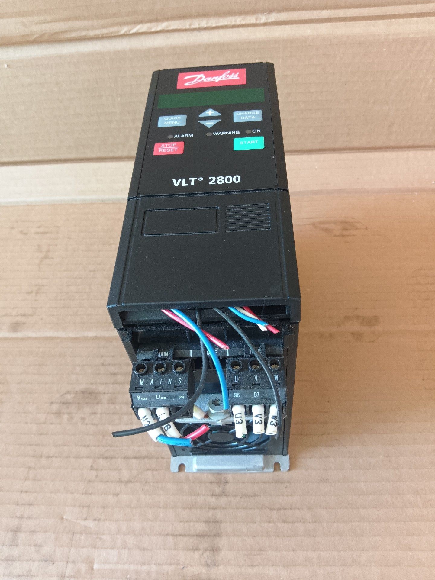 丹佛斯VLT2800系列变频器：型号ⅤLT2805PD2B2