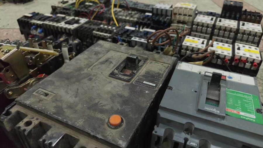 5月4日北京【京械6491】单位淘汰报废处置接触器一批40只（具体以实物为准，非专业人士谨慎竞拍）网络拍卖公告