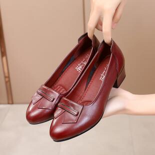 正品真皮软底妈妈鞋子季女鞋春款单鞋女中跟老年鞋粗跟休闲 中防