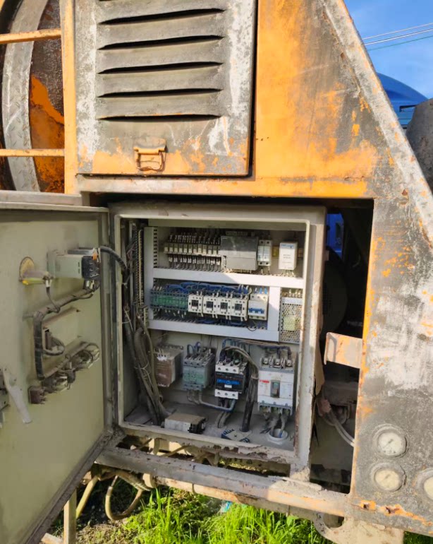 4月30日赣州闲置工程机械设备混凝土搅拌输送一体机一台网络拍卖公告