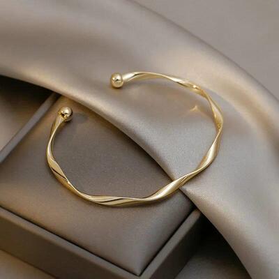 Fashion Opening Bangle Gold Color Glossy Twisted Thin Bangle