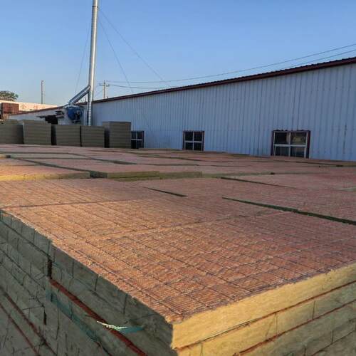 双面网织岩棉复合板外墙隔热钢网插丝岩棉板耐高温屋顶隔热岩棉板