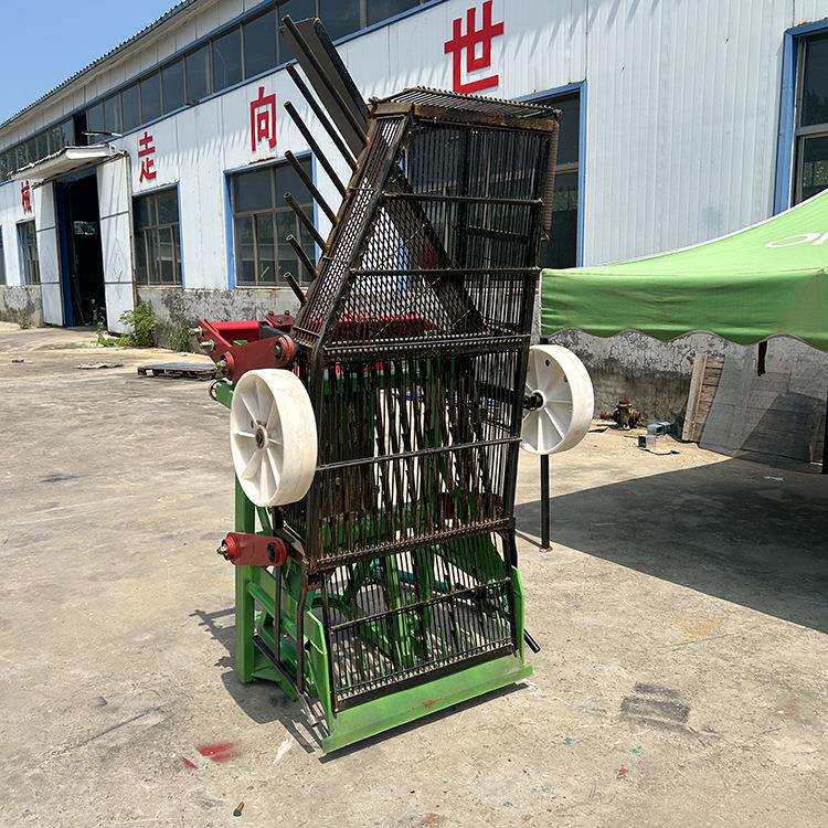 新款震动筛花生收获机 四轮拖拉机带落果仓刨花生整齐长果的收割