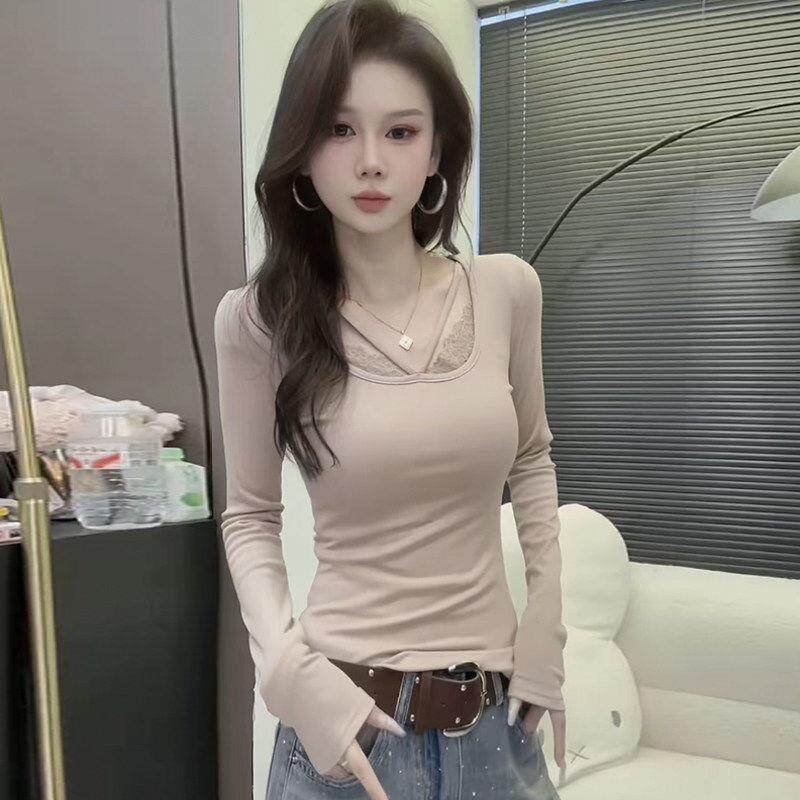 SPYB磨毛时尚V领蕾丝拼接长袖T恤女2026春秋新款百搭打底衫短上衣