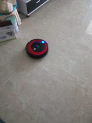 扫地机器人美的R1-L083B和石头T61哪个好，差别大不大？