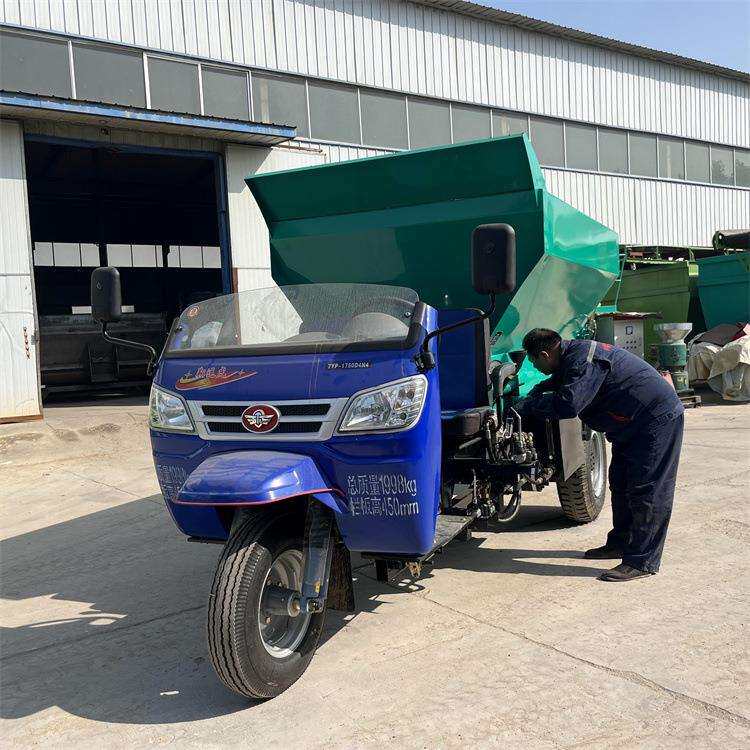 农家粪水液态撒粪车6立方双圆盘有机肥撒肥车牵引式鸡粪抛撒车