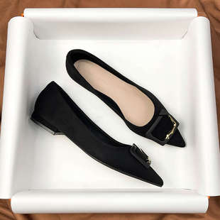 黑色尖头工作鞋女浅口单鞋2025年春秋新款加绒平底鞋女职业不累脚