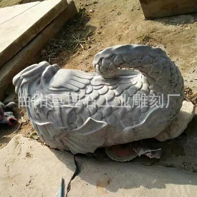 厂家供应石雕鱼 大理石雕翻尾鱼喷水雕塑 青石翻尾石鱼雕塑