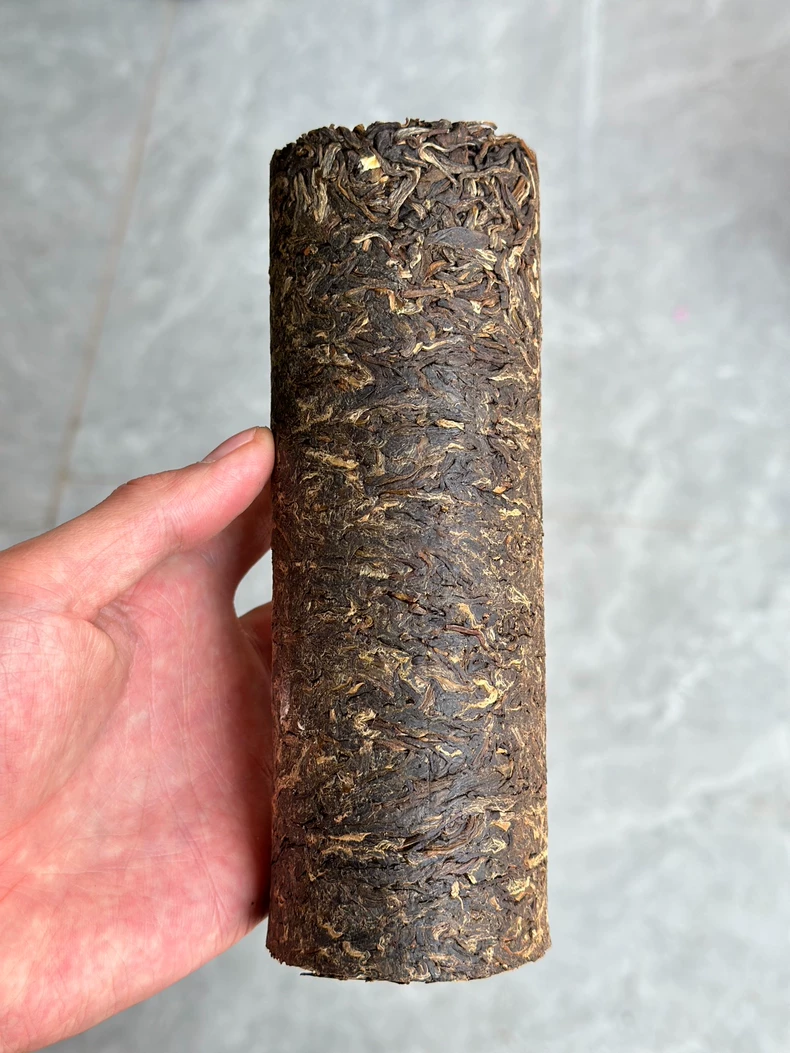 2015年易武茶柱古樹茶普洱生茶一斤一根包郵 普洱茶 BUASHOP普洱老茶