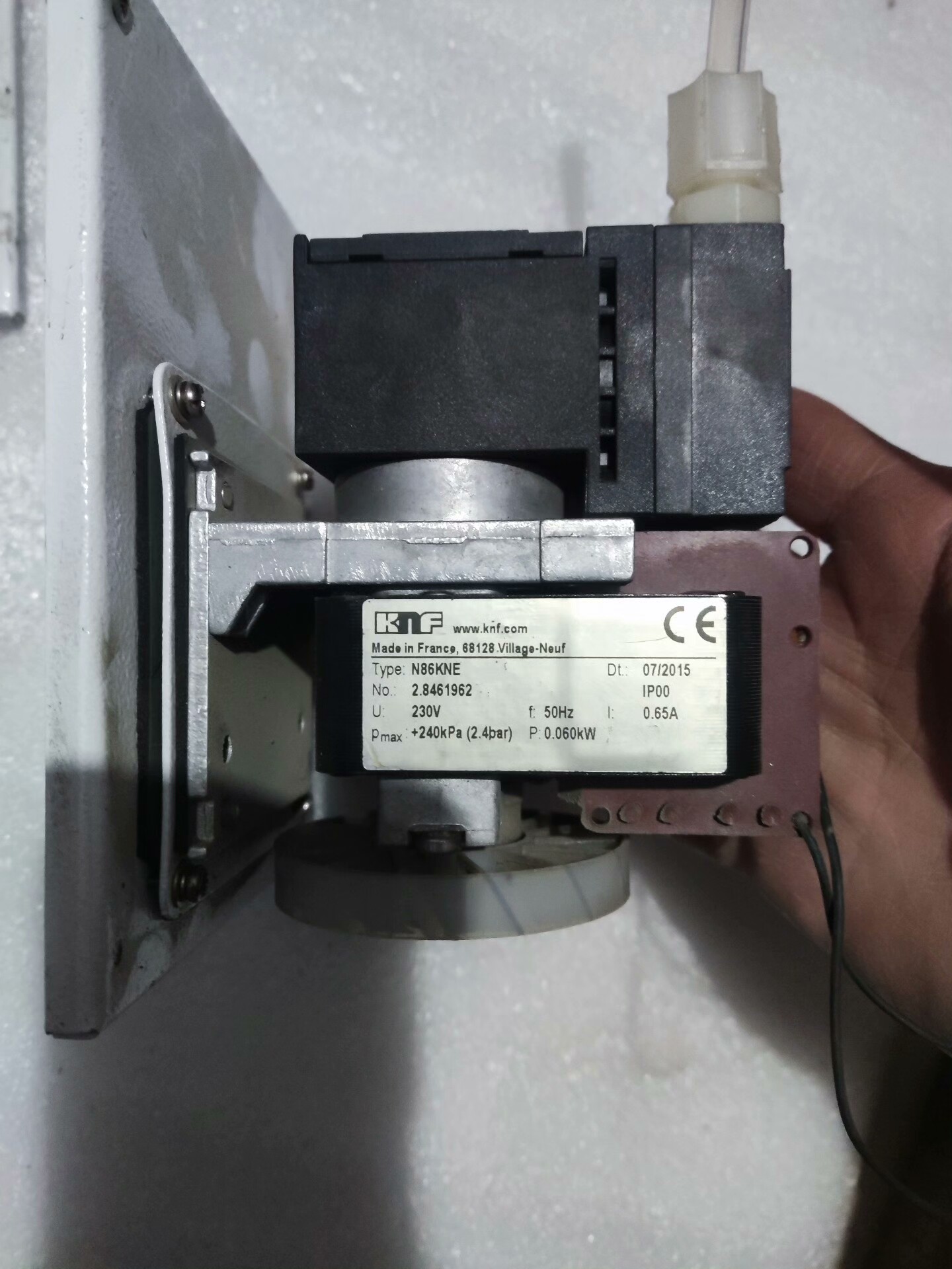 德国KNF 真空泵 N86KNE，二手拆机，成色如图，功能包