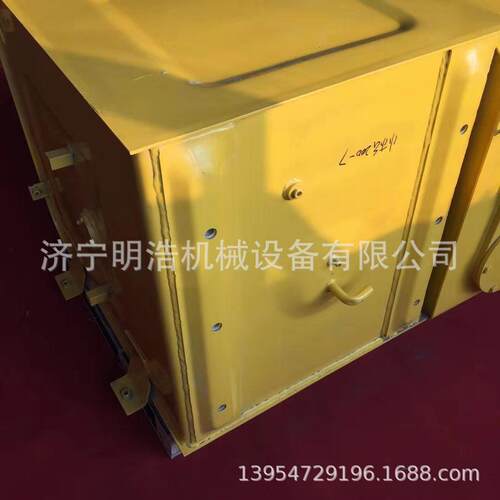 挖掘机配件pc200 220-7柴油箱液压油箱驾驶室燃油泵