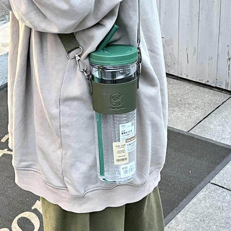 水杯女生高颜值可携式咖啡吸管夏季2022新款带茶隔大容量塑料杯子