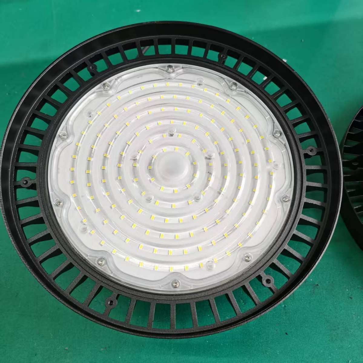 新款防水隧道ufo工矿灯车间照明灯厂房工厂足球球场led工矿灯