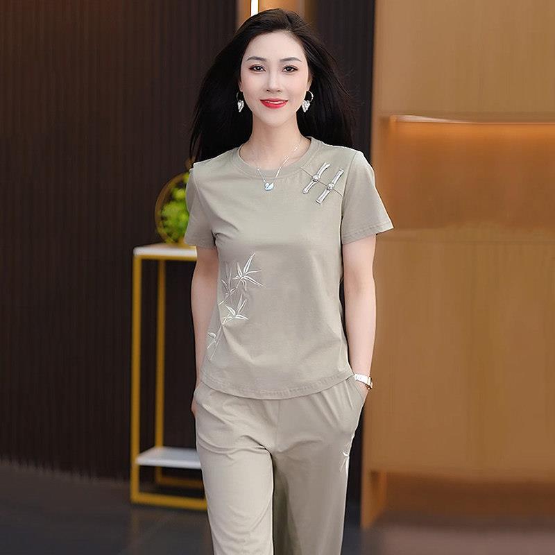 运动套装女夏季2025新款时尚洋派显瘦短袖t恤休闲服直筒裤两件套