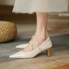 法式高跟鞋设计感小众尖头玛丽珍复古白色珍珠婚鞋小跟气质单鞋女