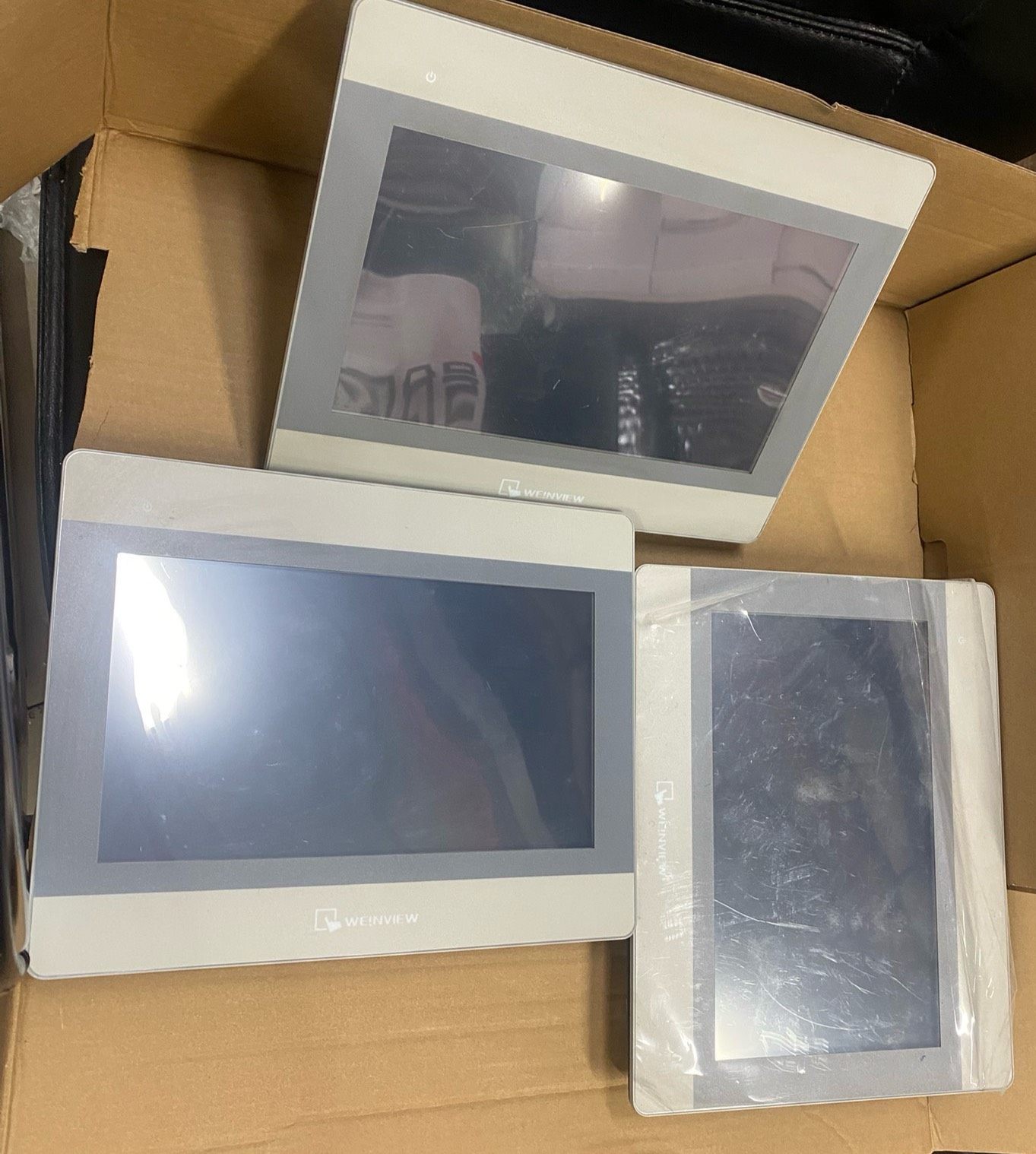 威纶通MT8102iE触摸屏，9新正品，功能正常，没有包装，