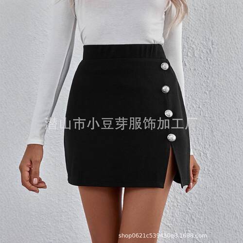 Women's high waisted, hip hugging short skirt decoration