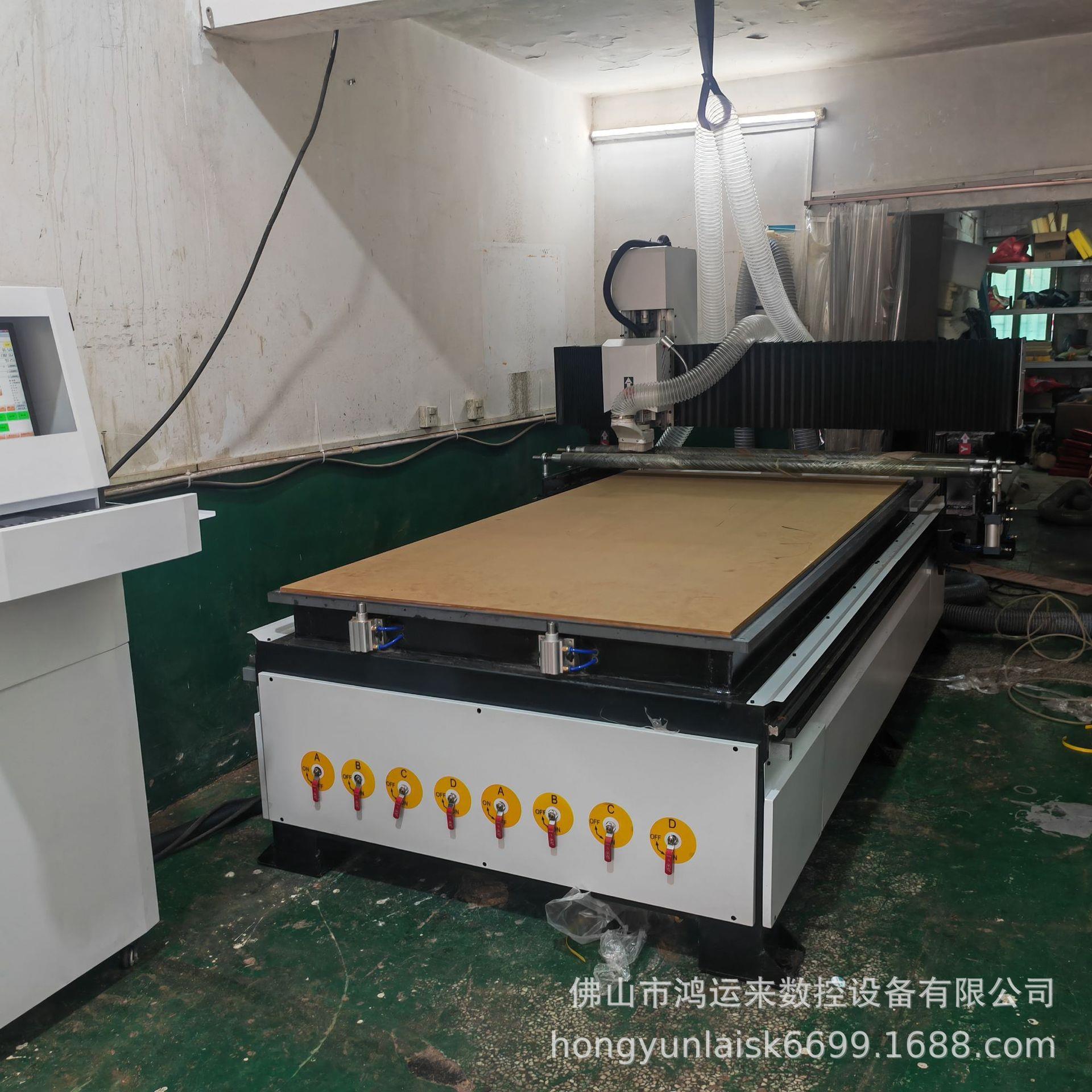 厂家定制乒乓球拍木材1325雕刻机体育用品数控雕刻机球拍雕刻机