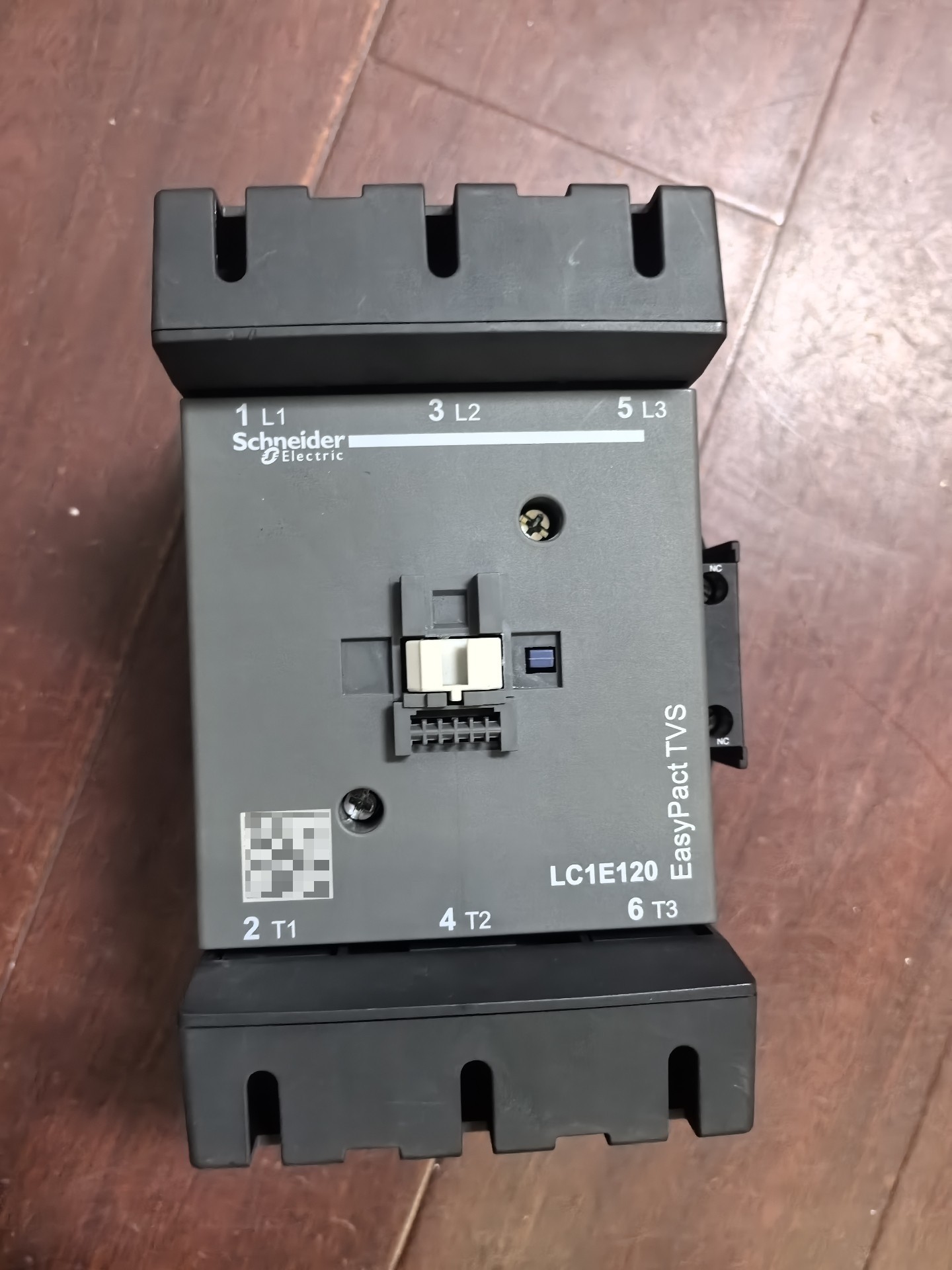 施耐德接触器LC1E120，线圈电压220V，EasyPac