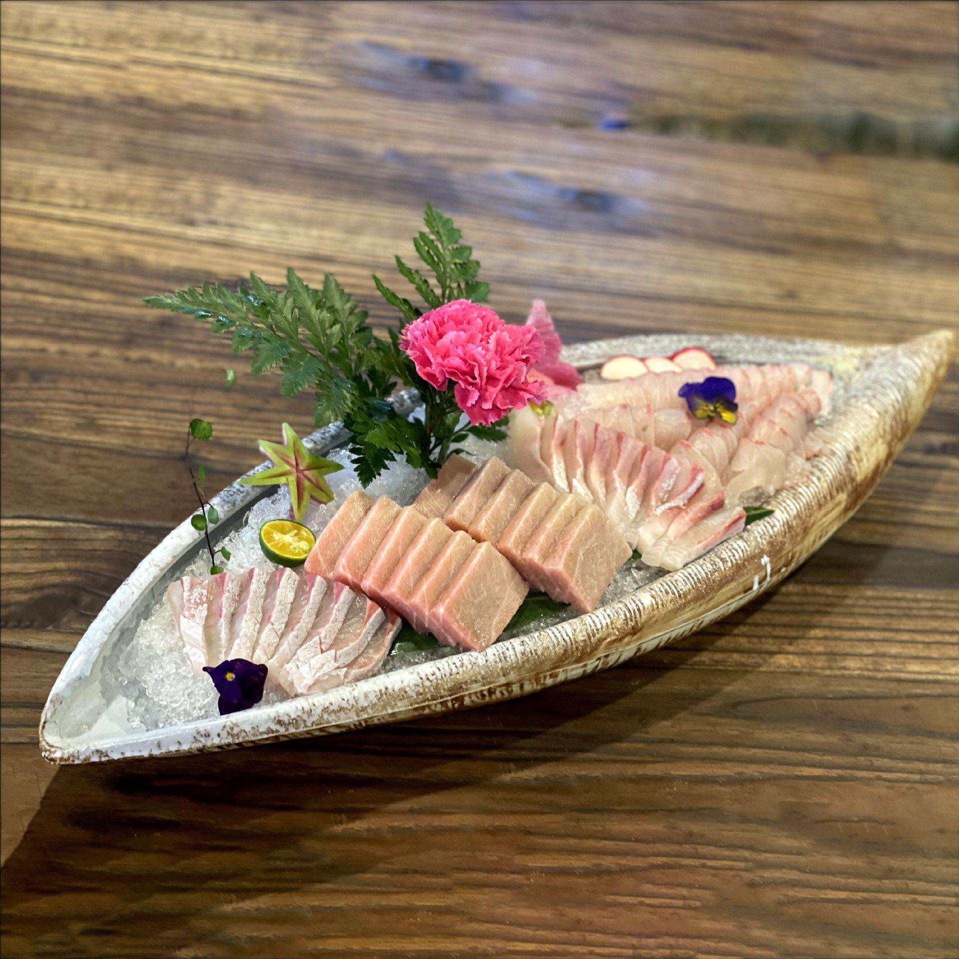 三文鱼刺身拼盘鱼生海鲜姿造盘大号刺身船酒店明档自助餐盘