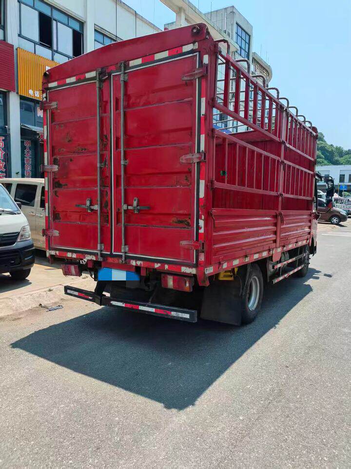 4月18日绍兴市23年上牌重汽豪沃蓝牌柴油150马力4.2米高栏货车非营运手续齐全可过户网络拍卖公告