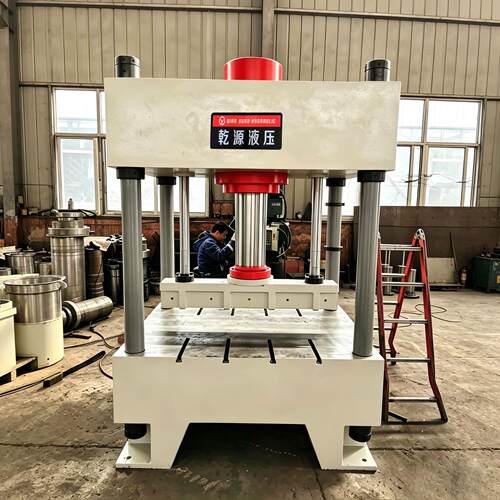 生产：十个厚钢板抱箍折弯件成型200吨四柱液压机U型钢板折弯机