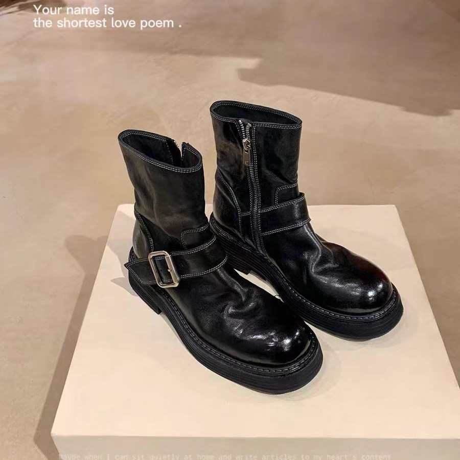 葡萄妈复古皮带扣马丁靴厚底水洗马皮圆头粗跟中筒靴子女长筒靴