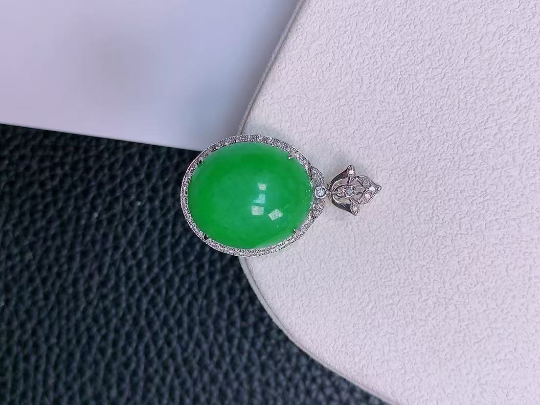 天然真品翡翠正品 水润细腻气质18k金镶嵌冰阳绿满阳色蛋面吊坠