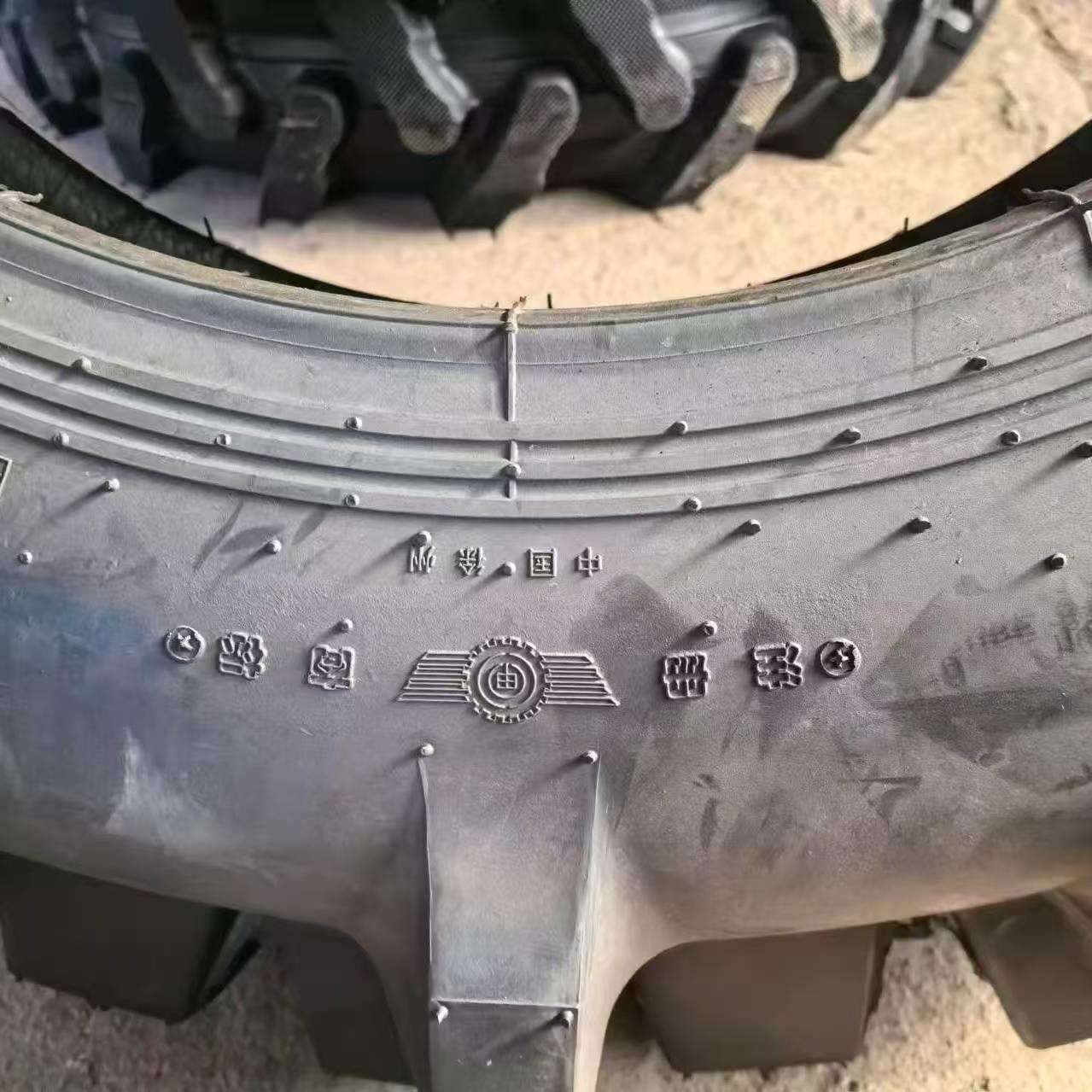 徐州甲字水田高花轮胎750 8.3 9.5 11.2 12.4 14.9 16.9-24-28-30