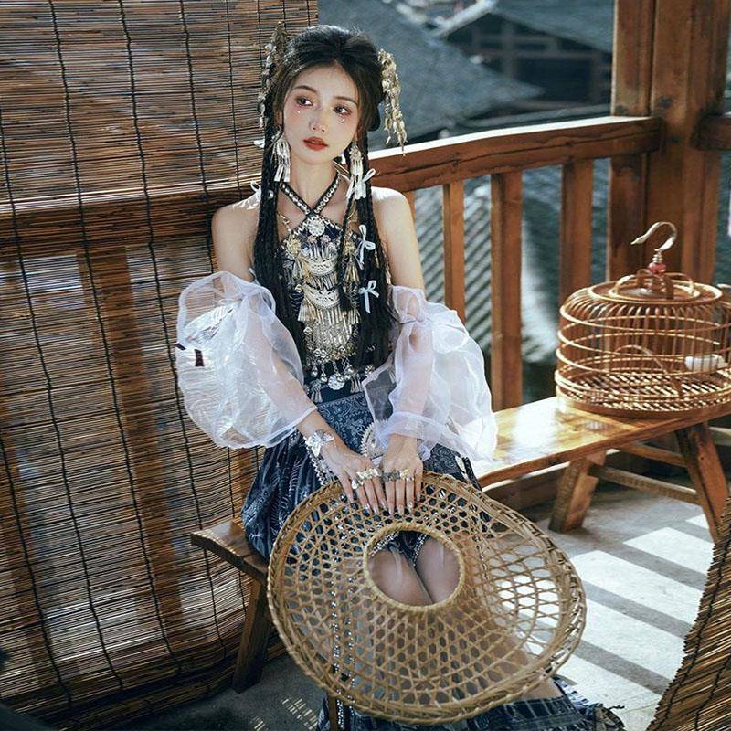 云南贵州苗疆少数民族服装苗族女特色舞蹈演出服苗寨少女摄影拍摄