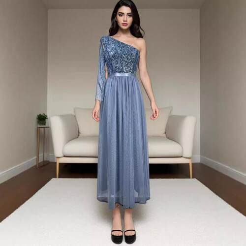 Backless sloping shoulder sequined dress, short sleeved