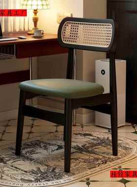 实木餐桌椅靠背复古藤编法式餐椅中古休闲家用椅子感绿色凳子