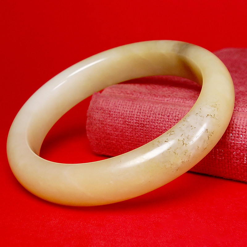 W1寓意：腕上风情和田玉糖玉女士正圈手镯59.60克内径58mm