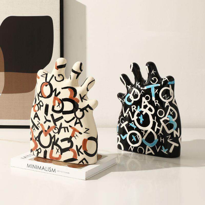 北欧现代创意手绘字母手掌摆件样板间客厅儿童房桌面趣味家居饰品