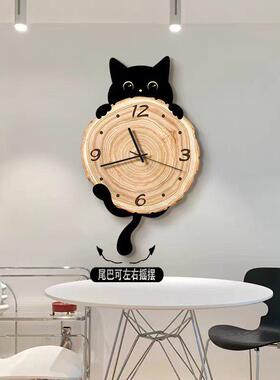 2025新款猫咪挂钟客厅钟表挂墙创意静音卧室餐厅感时钟装饰画摇摆
