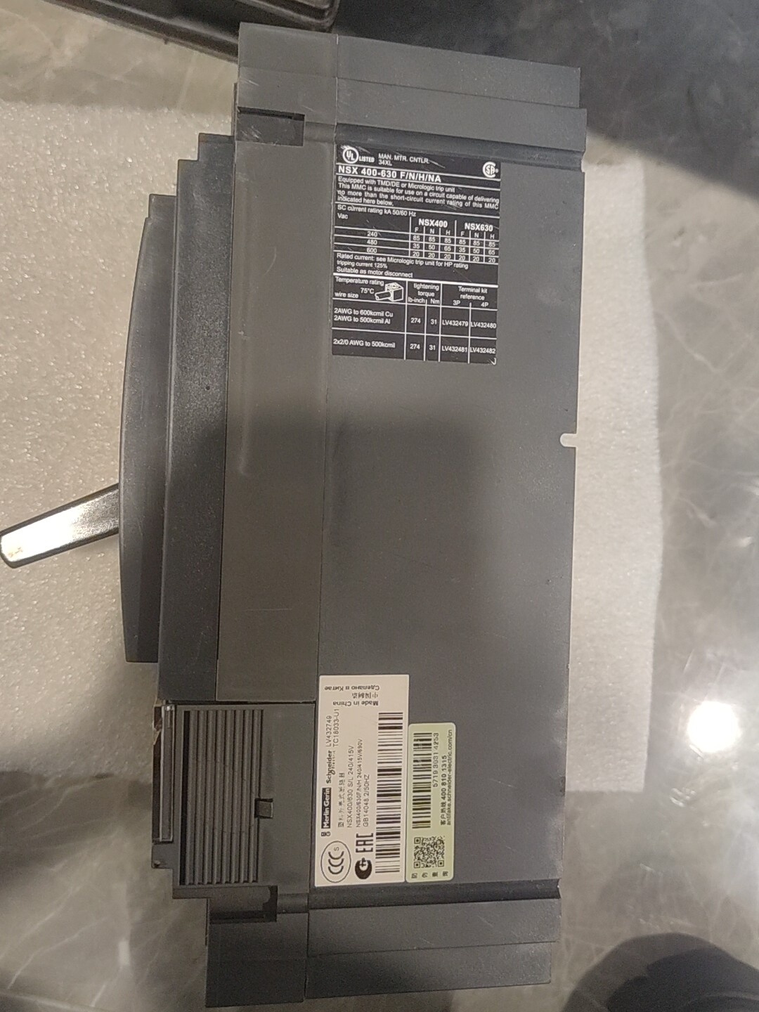 施耐德NSX400-630塑壳断路器，型号NSX400/63