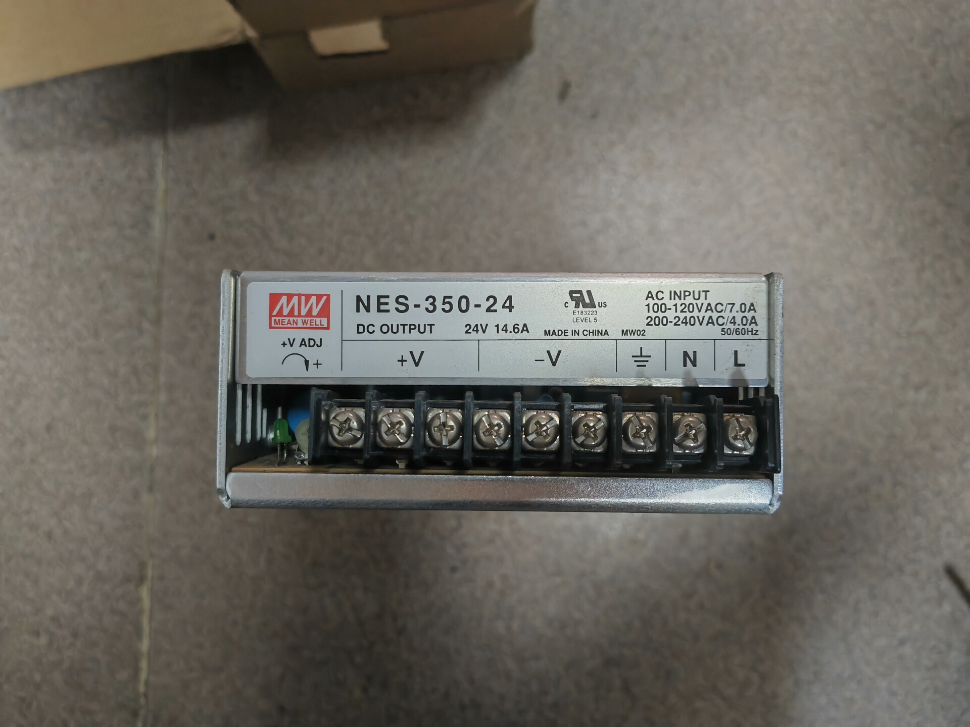 明纬开关电源 NES-350-24，成色如图，全新未使用工程