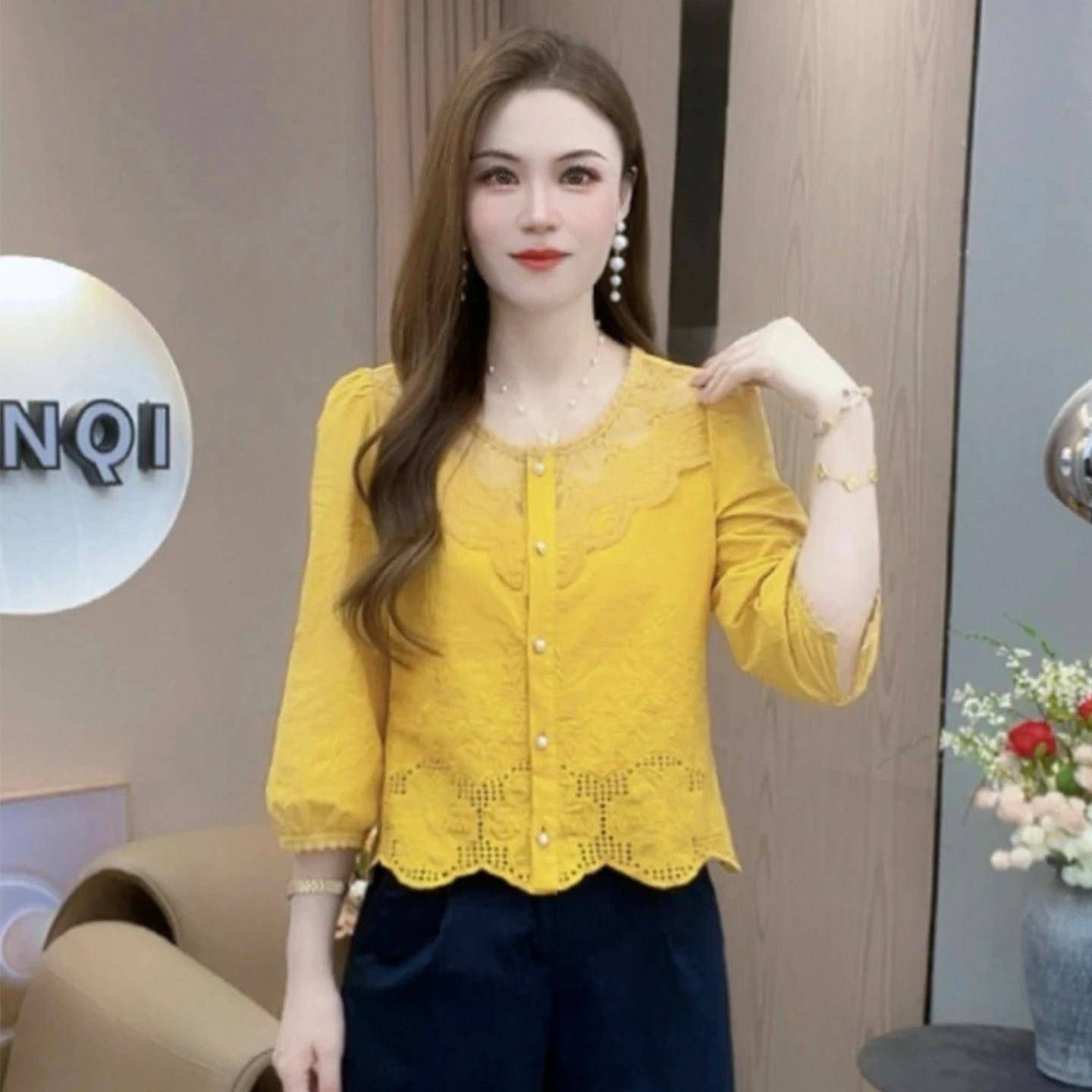 极速时尚蕾丝衬衫女2026秋季新款设计感小众洋气显瘦气质百搭衬衣