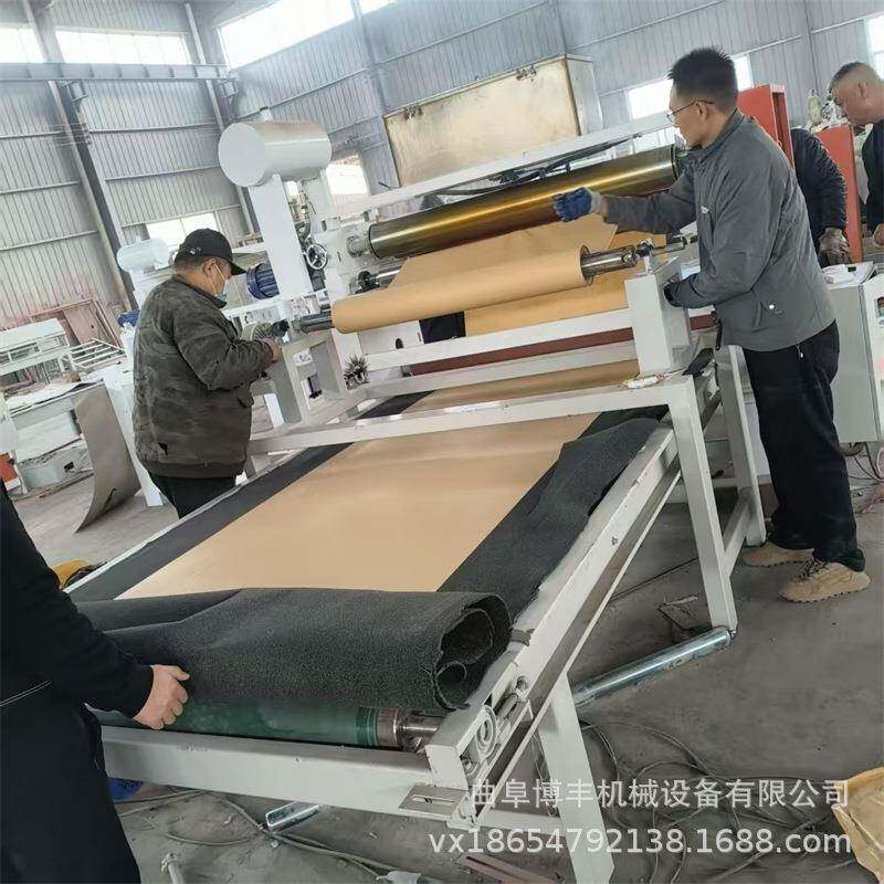 色绒布背胶加工设备 不干胶面料涂胶机 柜台装饰短毛植绒布涂布机