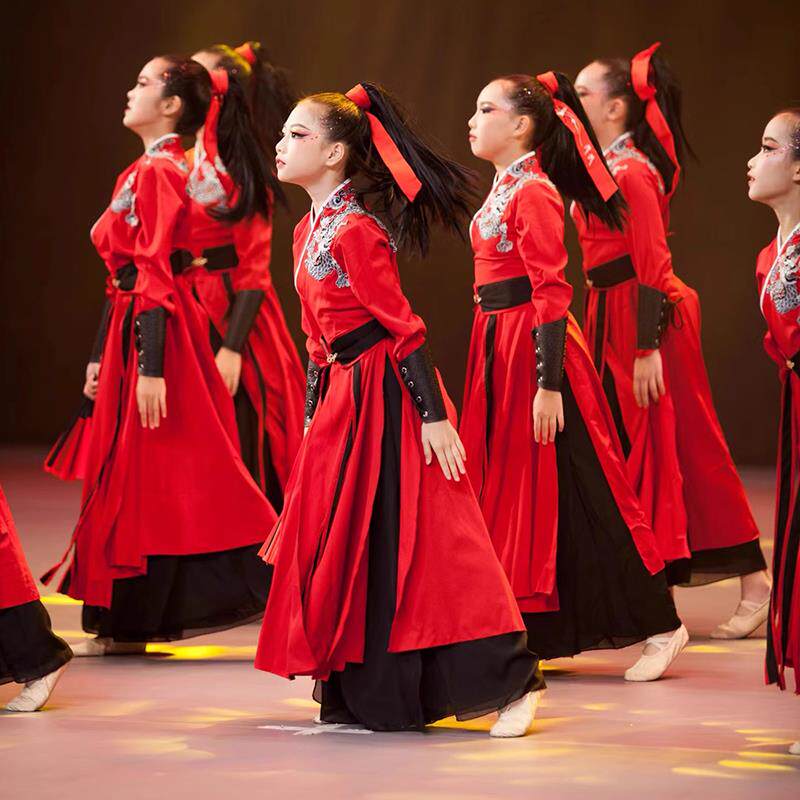 新款儿童雪龙阴古扇典舞表演服装女舞九州动装古服装运小柯式表演