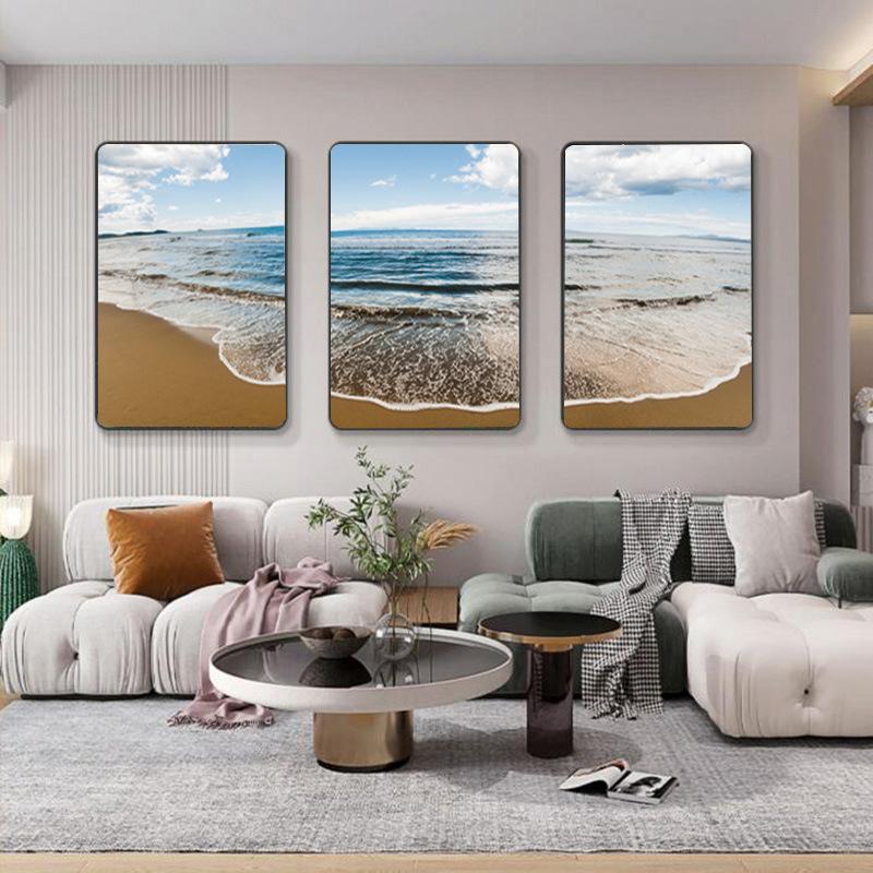 背景墙三联海景客厅沙发装饰油画