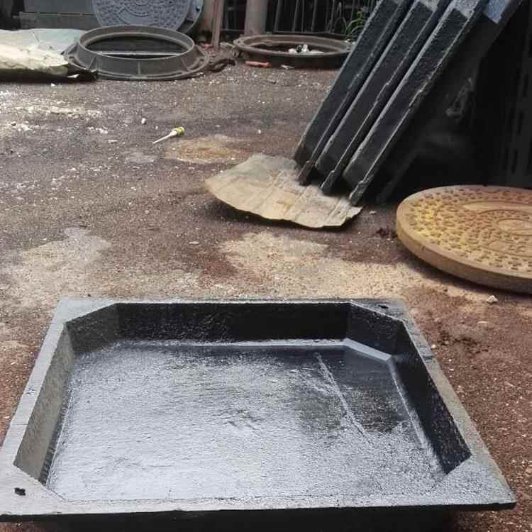 球墨铸铁井盖雨水污水防沉降墨铸井盖可60定圆制铁形井球盖