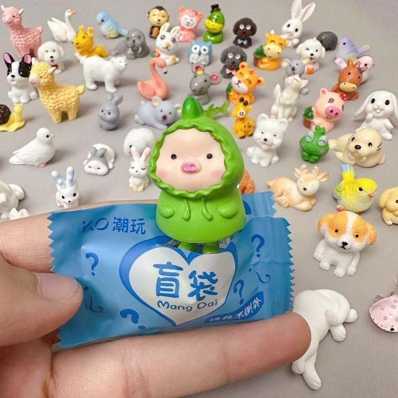 卡通动物学生学生桌面潮玩盲盒