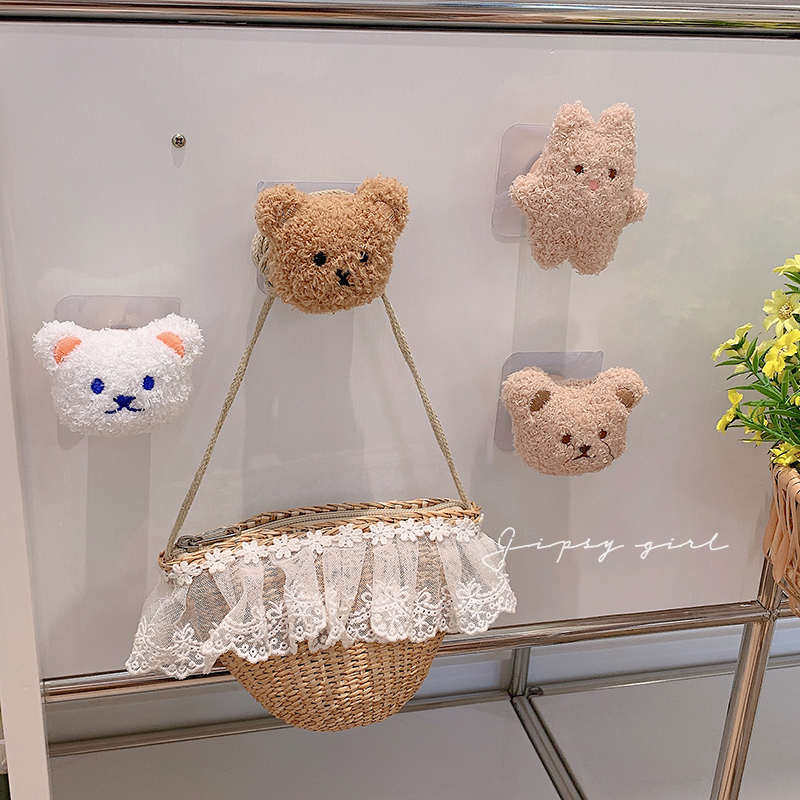ins风可爱小熊公仔木质挂钩免打孔壁挂粘钩门后无痕钩儿童房装饰