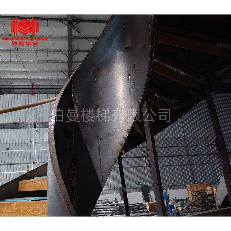 价格旋转楼梯设计钢结构玻璃护栏家用木踏步户外通用旋转楼梯