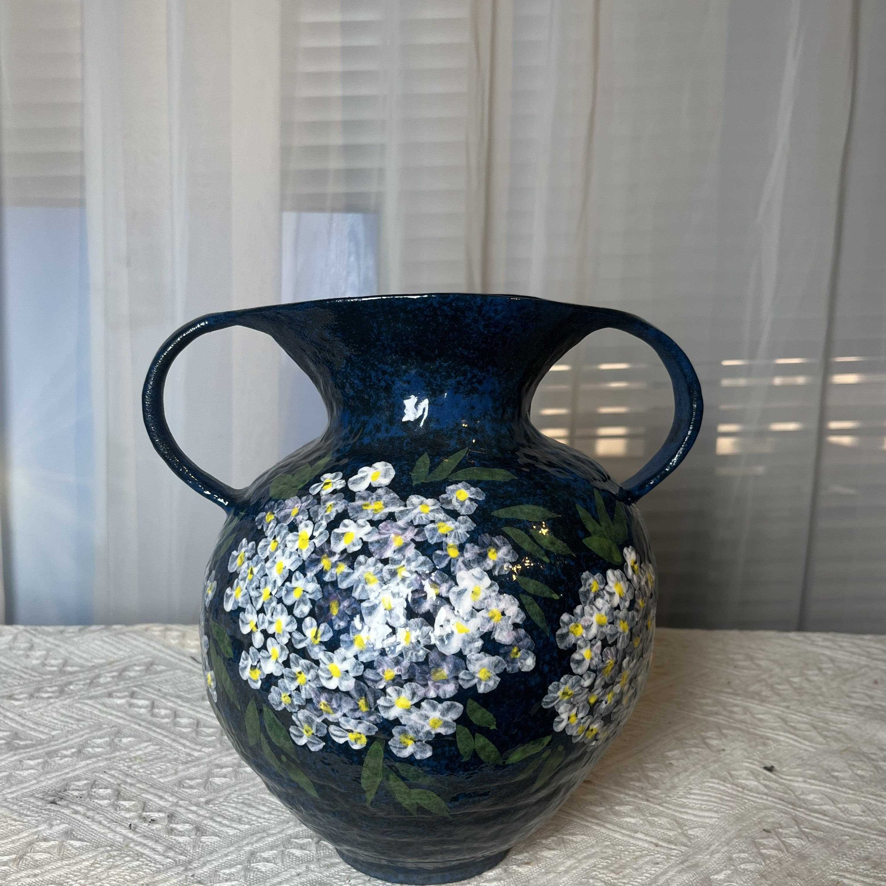 景德镇陶瓷花瓶摆件客厅插花器复古器手绘绣球花双耳花瓶鲜花花器