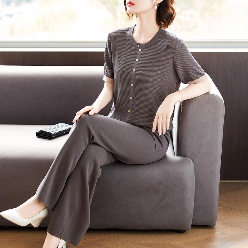 五十多岁妈妈夏装运动服套装中老年女夏季短袖真丝T恤上衣两件套