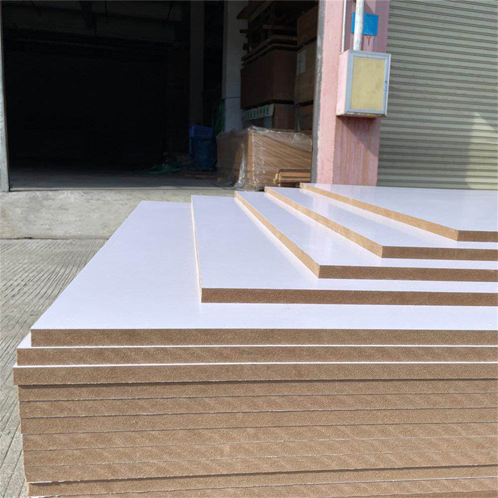 白色贴面免漆板密度板中纤板芯单双面贴光滑三聚氰胺衣橱书柜板材