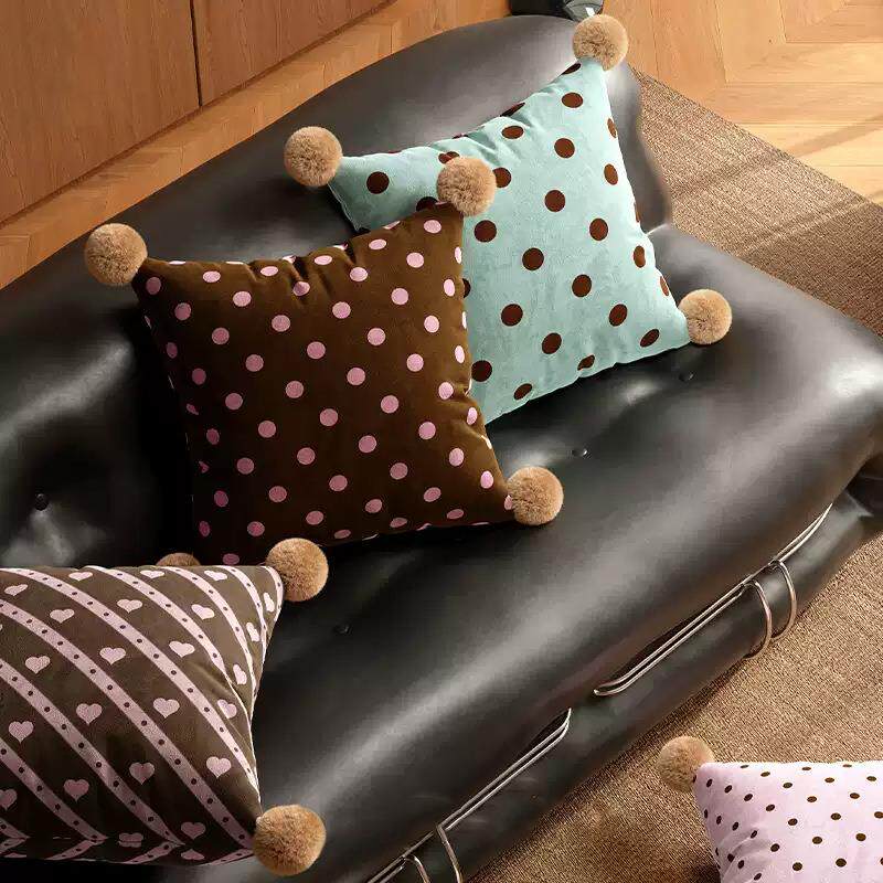 复古波点爱心抱枕卧室床头枕办公室椅靠枕可拆卸客厅沙发靠枕抱枕
